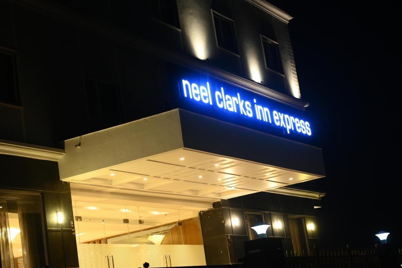 Neel Clarks Inn Express อัครา ภายนอก รูปภาพ
